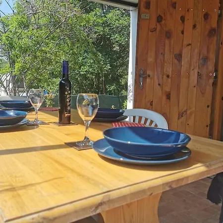 Small Robinson House 250m To The Sea شقة بيروغ